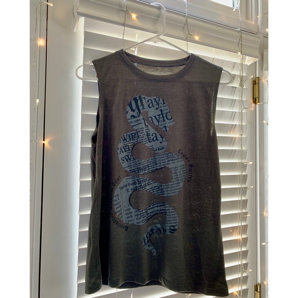 Taylor Swift Reputation Tour Gray Tee